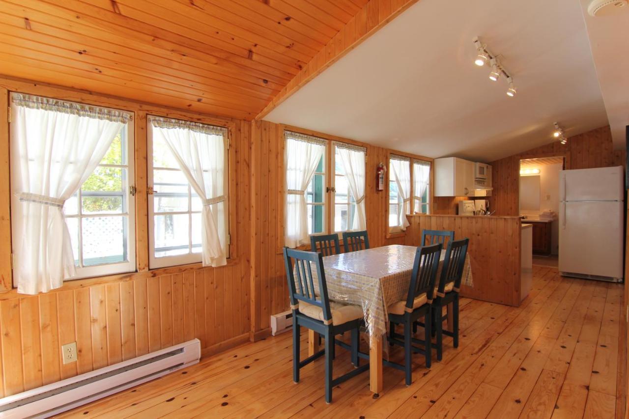 Birch Cliff Lodge On Baptiste Lake Highland Grove Екстериор снимка